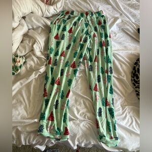 fleece Christmas pajama pants Colorful Christmas trees all over pants! Size L